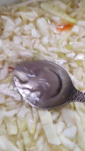 Капуста квашенная в рассоле. Убираем ее в сторону ( не ?