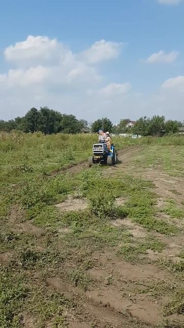 мини-трактор смотреть онлайн