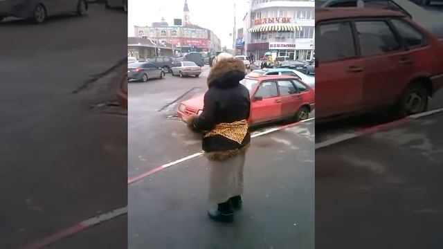 Алкашка бомж, Харьков,Центральный рынок, Прикол смотреть онлайн