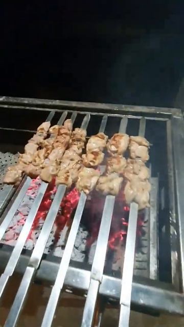 Подготовка мангала для шашлык пати.Не забывайте подпи