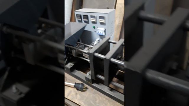 Горизонтальный шнековый термопласт -экструдер с ручн? смотреть онлайн