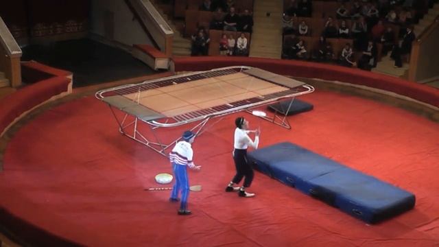 Тарелки ( Короткий вариант)