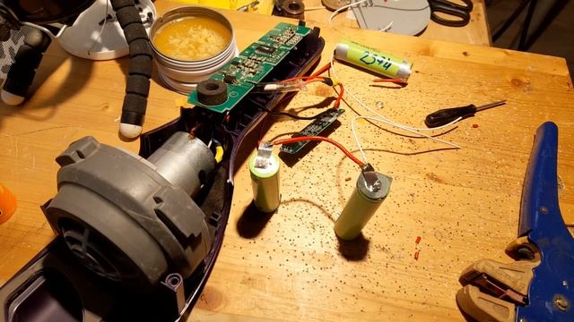 Замена аккумулятора в пылесосе электролюкс смотреть онлайн