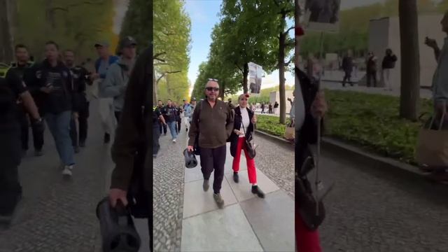 Как отмечали 9 мая в Берлине смотреть онлайн