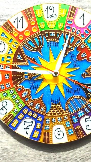 Часы витражные с бесшумным механизмом Домики 28 см смотреть онлайн