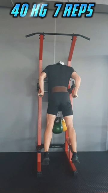 Отжимания На Брусьях +40 кг 💣 #стритлифтинг #брусья #ст? смотреть онлайн