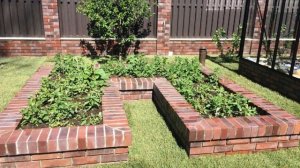 50 идей оформления грядок / Грядки из блоков, камней, ки?