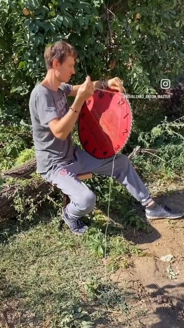 Изготовление больших настенных часов из дерева и кожи смотреть онлайн