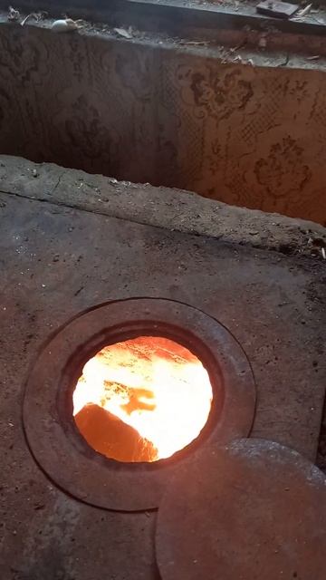 Убираем чайник с открытого Огня Печи Обогрева 13-ого Де