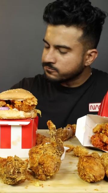 МУКБАНГ: ОСТРАЯ КУРОЧКА KFC смотреть онлайн