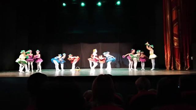 Ритмы детства. На полянке смотреть онлайн