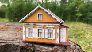 Видеоинструкция по сборке домика-светильника «Деревенский мини»