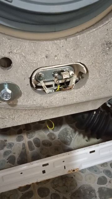 Стиральная машина Schaub Lorenz - замена ТЭНа. смотреть онлайн