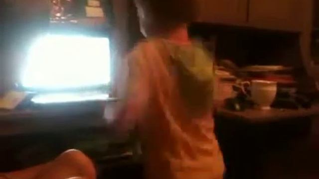 Коля танцует смотреть онлайн