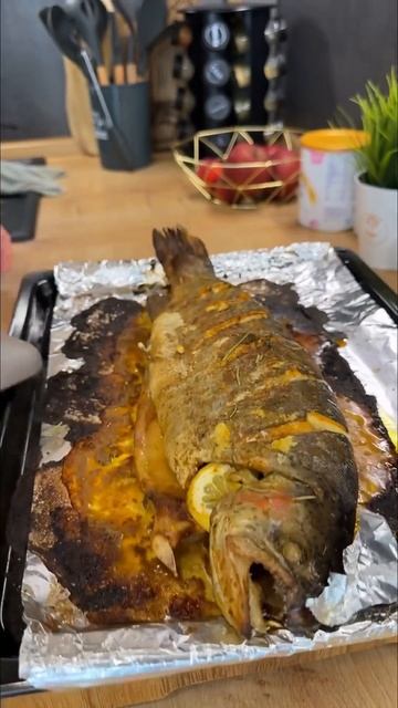 Озерная форель в духовке . Дополнение летний салат смотреть онлайн