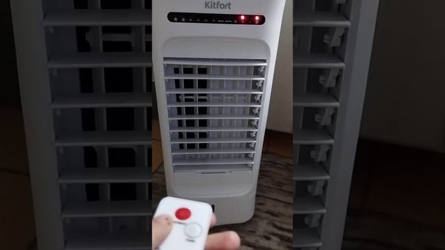 Видео обзор "Мойки воздуха с вентилятором 3 в 1 Kitfort KT-2871 смотреть онлайн