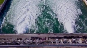 Сброс на Иркутской плотине ГЭС