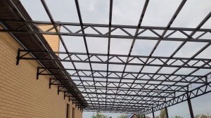 Односкатный навес к дому.