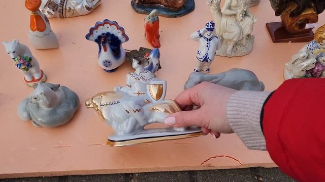 Снова пришла на барахолку в России. Смотрю Советский ф смотреть онлайн