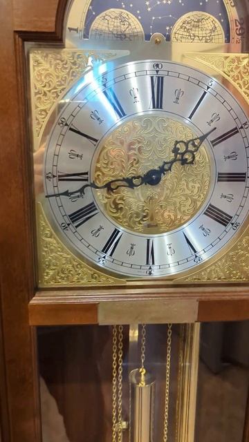 Напольные механические часы Hermle