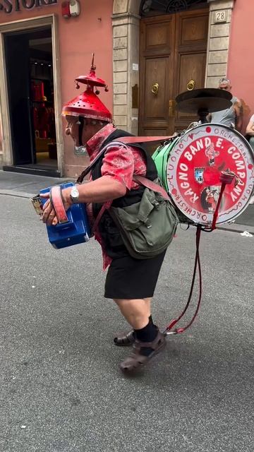 Человек-оркестр из Рима! смотреть онлайн