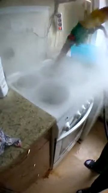 чистка плиты смотреть онлайн