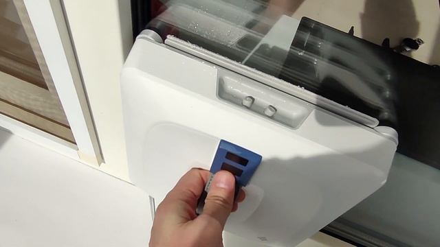 ВЗЯЛ СЕБЕ РОБОТ МОЙЩИК ОКОН, ТЕПЕРЬ ОТДЫХАЮ смотреть онлайн