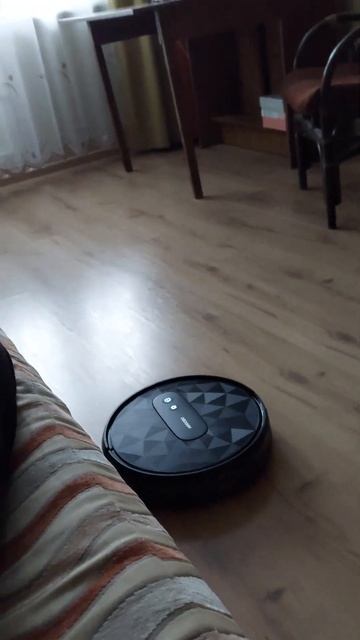 Робот-пылесос Airrobo P20 в работе смотреть онлайн
