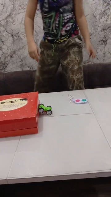 Обзор машинки #адвенткалендарь #новыйгод #подпишись #б смотреть онлайн