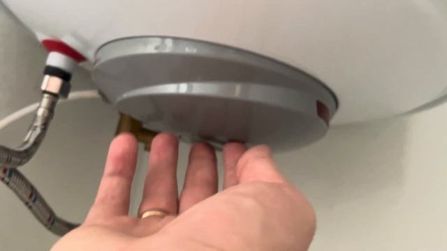 Распаковка — Накопительный водонагреватель Edisson ES 30 V