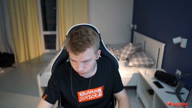 Сколько должен зарабатывать парень? Показала орех. Кличко. Моменты Twitch. смотреть онлайн