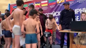 Взвешивание борцов на турнире «Кубок содружества» в Н