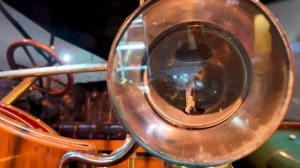 I.Z. лив:ПОСЛЕДНИЙ ФЛАГ СССР, ПРОНИК В МУЗЕЙ ГОН