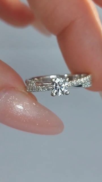 Кольцо 14К (585*) Импорт Вес 2.2 грамм Бриллианты природные смотреть онлайн