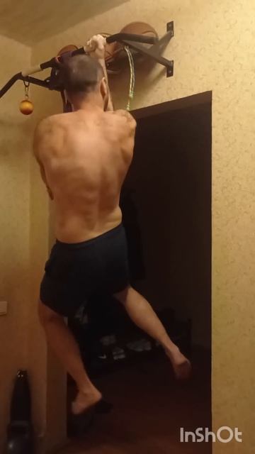 Подтягивание на одной руке смотреть онлайн