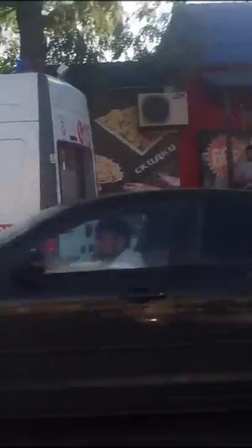 В г. Шахты пожарная машина протаранила «Матиз», спеша ? смотреть онлайн