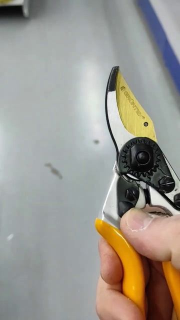 Секатор Gruntek Z-19