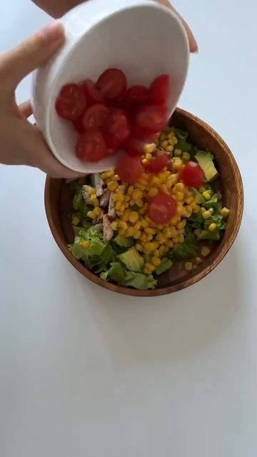 Очень простой и вкусный салат.