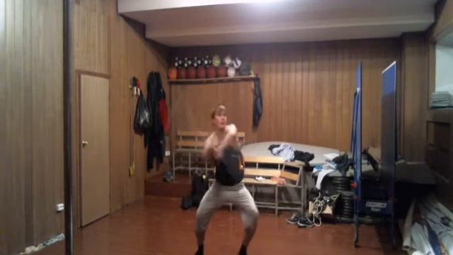 Отжигает с шестом! HD