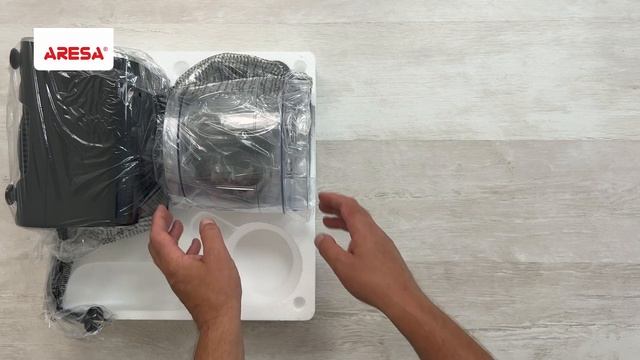 Распаковка кухонного комбайна / Unpacking of food processer ARESA AR-171 смотреть онлайн