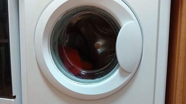 стирка на Indesit , режим:обычная стирка 50°, стирка полоте?