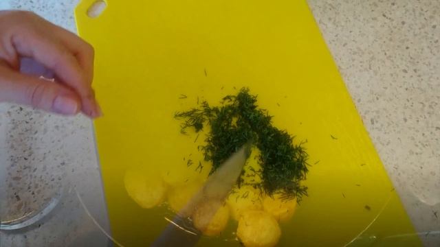 Золотая картошечка с чесноком АСМР смотреть онлайн