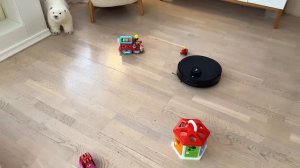 Подробный обзор на Робот пылесос со станцией самоочис