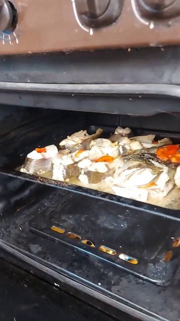 НУ ОЧЕНЬ вкусный толстолобик в духовке.. смотреть онлайн