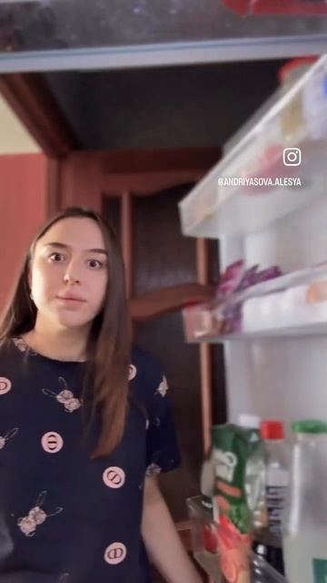 Этот холодильник нужен тем , кто сидит на диете 😆 смотреть онлайн