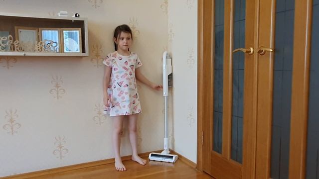 Друг детей и родителей вертикальный пылесос Kitfort KT-5154 смотреть онлайн