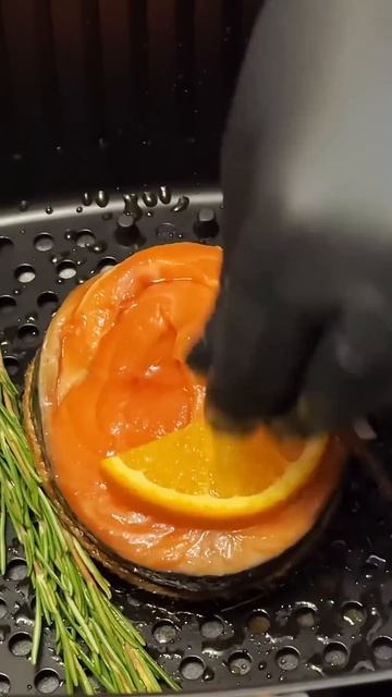 Рыбный стейк с апельсинами 🍊Рецепт в комментариях! смотреть онлайн
