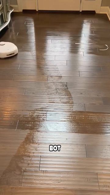 Я больше в шоке с того, что он ещё и моет полы#находки #н смотреть онлайн