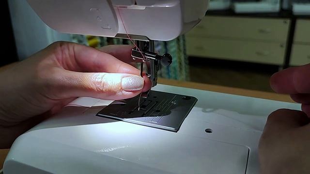 Janome ArtStyle 4045.  Замена иглы