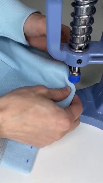 Как установить кнопки на бомбер.